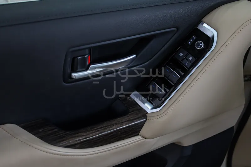 2024 Toyota Land Cruiser VXR