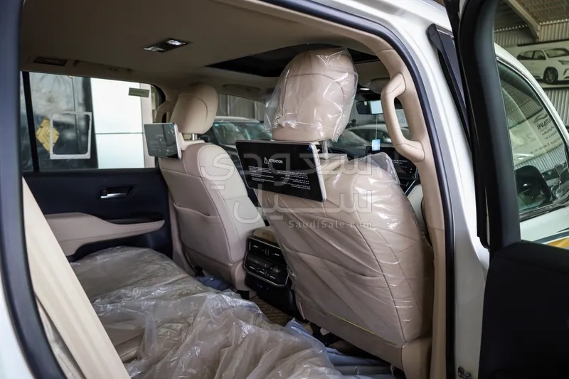 2024 Toyota Land Cruiser VXR