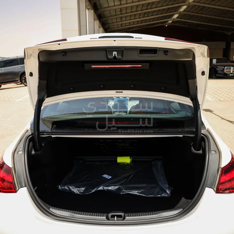 2025 Mercedes-Benz C 200
