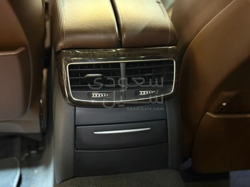 2012 اودي اي 8 ال