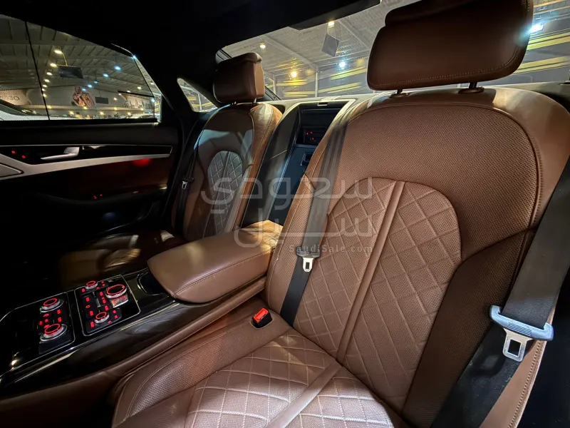 2012 اودي اي 8 ال