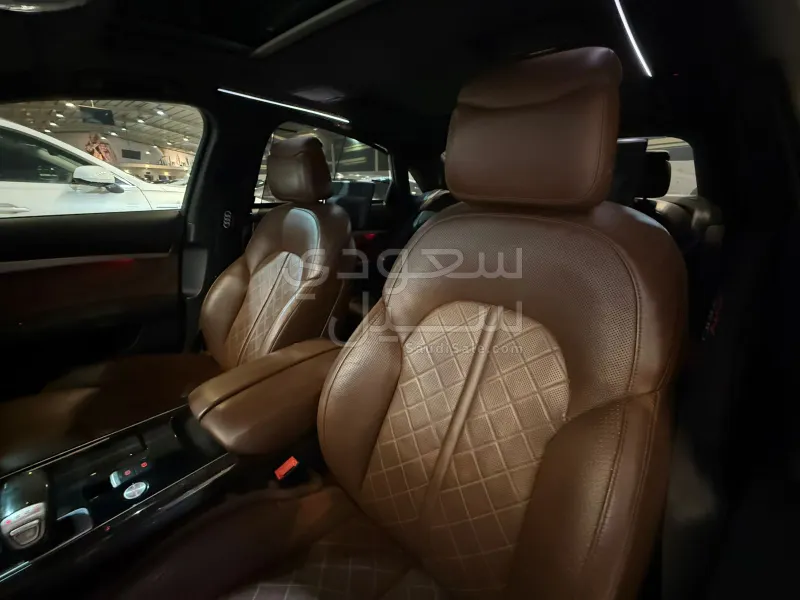 2012 اودي اي 8 ال