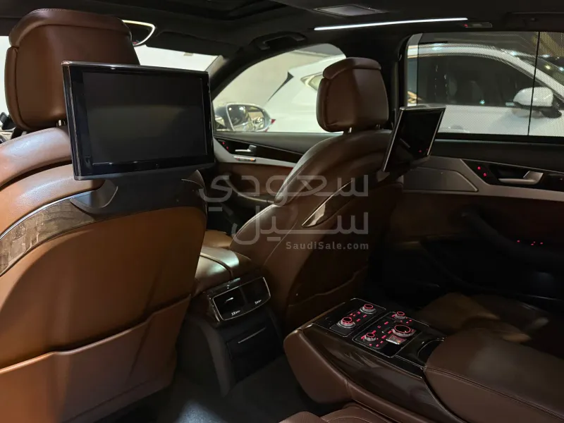 2012 اودي اي 8 ال