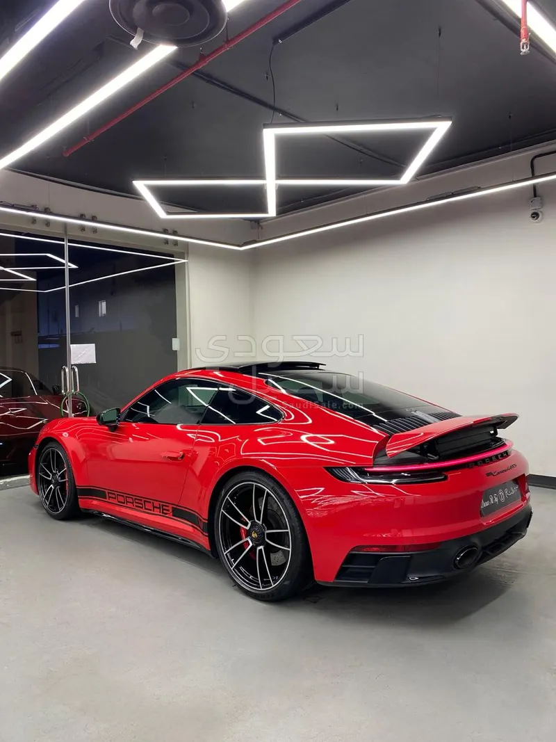 2024 بورش 911 كاريرا 4 جي تي اس
