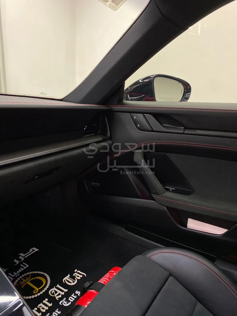 2024 بورش 911 كاريرا 4 جي تي اس