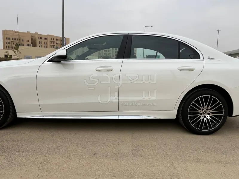 2025 Mercedes-Benz C 200