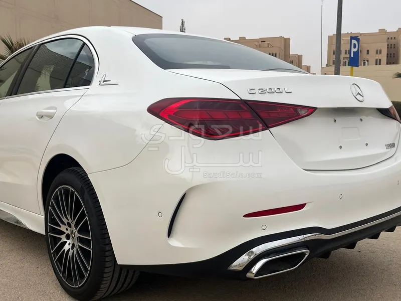 2025 Mercedes-Benz C 200