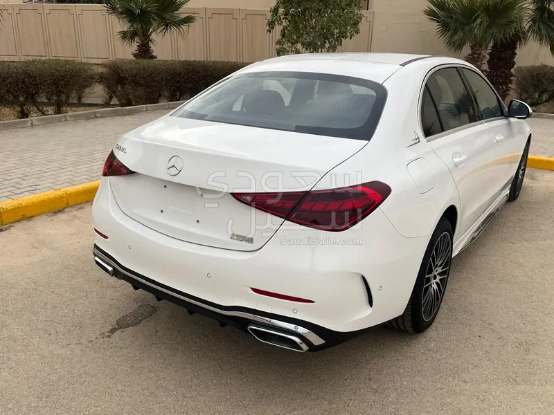 2025 Mercedes-Benz C 200