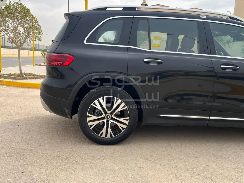 2025 Mercedes-Benz GLB 250