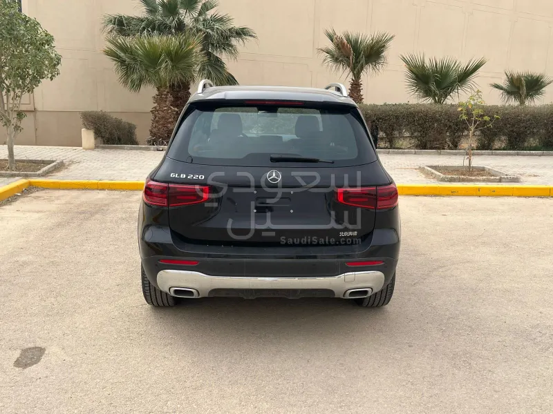 2025 Mercedes-Benz GLB 250