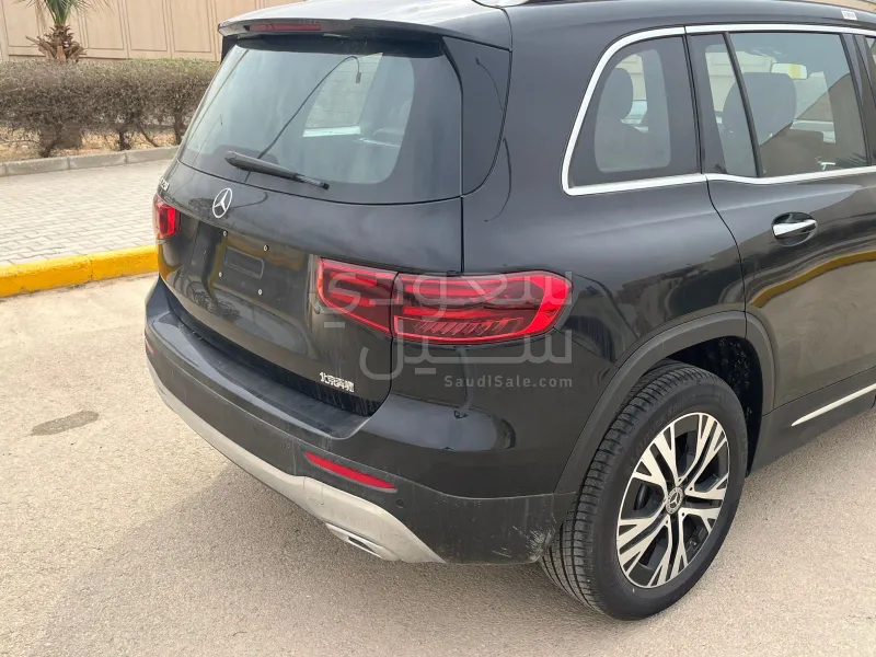 2025 Mercedes-Benz GLB 250