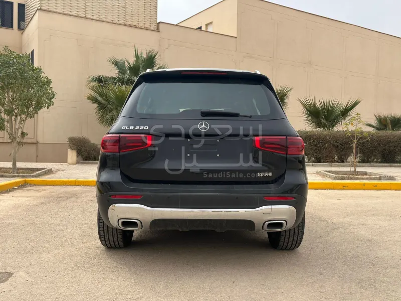 2025 Mercedes-Benz GLB 250