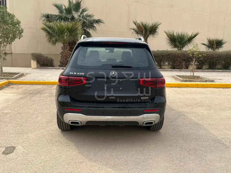 2025 Mercedes-Benz GLB 250