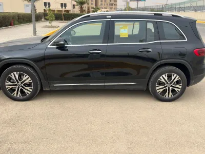 2025 Mercedes-Benz GLB 250