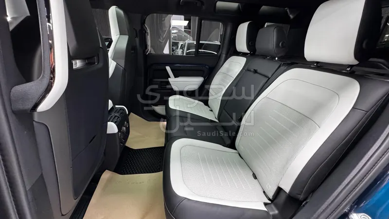 2026 Land Rover Defender Octa