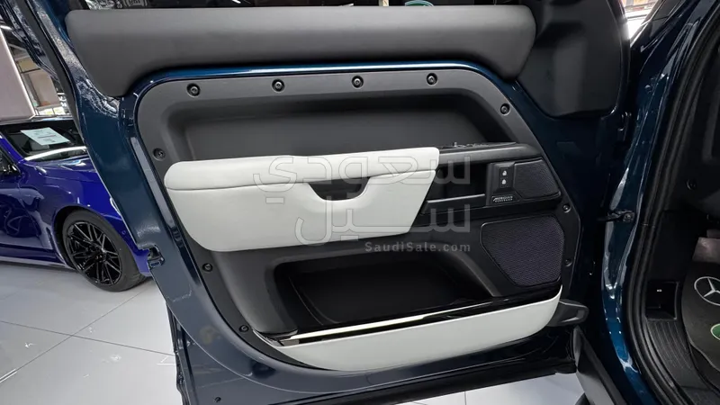 2026 Land Rover Defender Octa