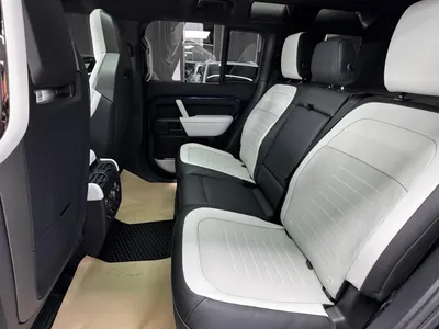 2026 Land Rover Defender Octa