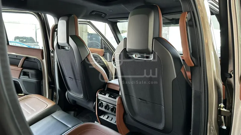 2025 Land Rover Defender Octa