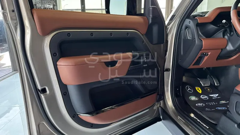 2025 Land Rover Defender Octa