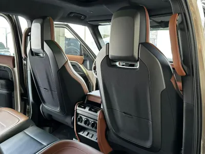 2025 Land Rover Defender Octa