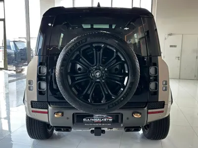 2025 Land Rover Defender Octa