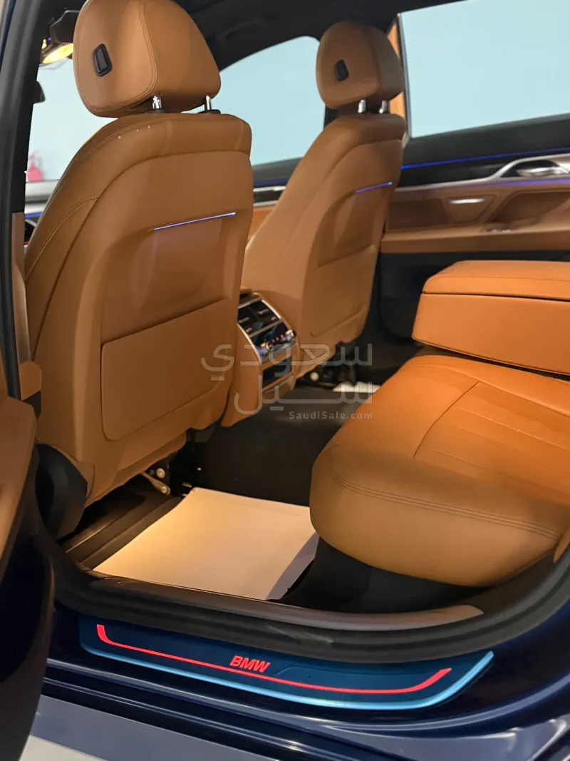 2021 بي ام دبليو الفئة السابعة 730 أي