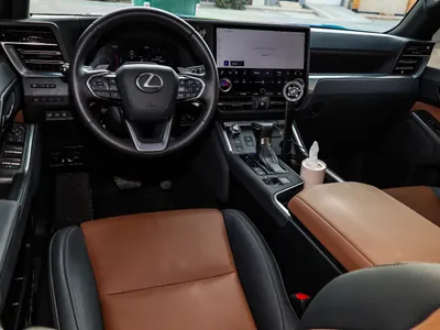 2025 لكزس جي إكس 550