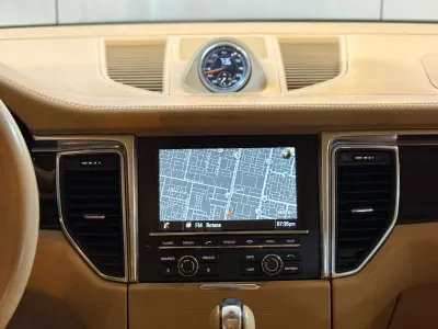 2015 بورش ماكان اس