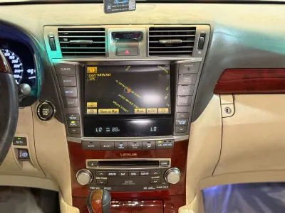 2011 لكزس إل إس 460