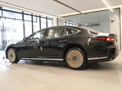 2025 لكزس إل إس 350