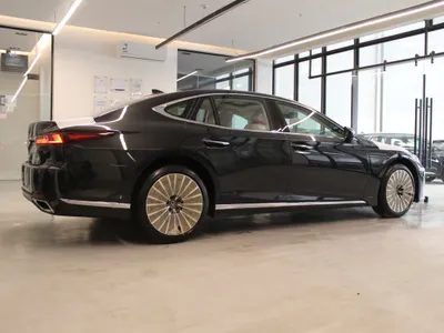 2025 لكزس إل إس 350