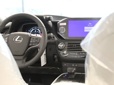2025 لكزس إل إس 350