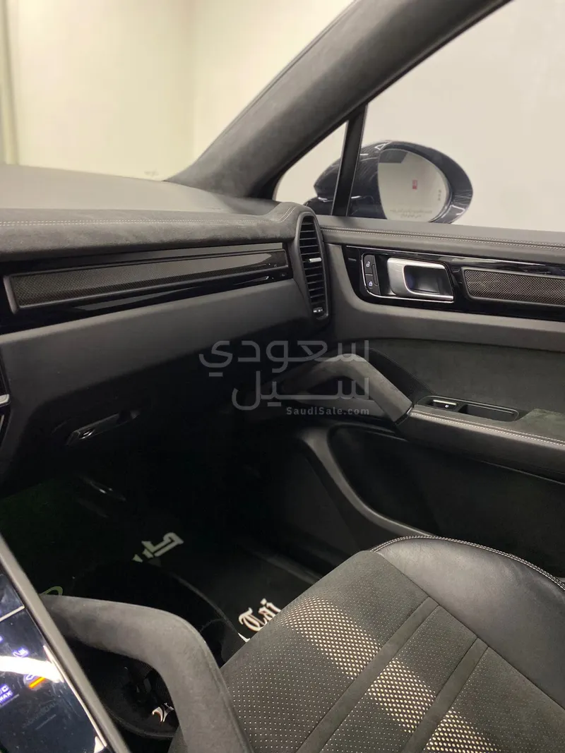 2022 Porsche Cayenne Turbo GT