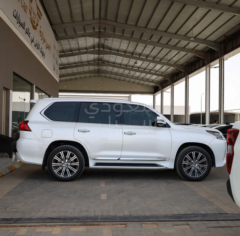 2017 Lexus LX 570