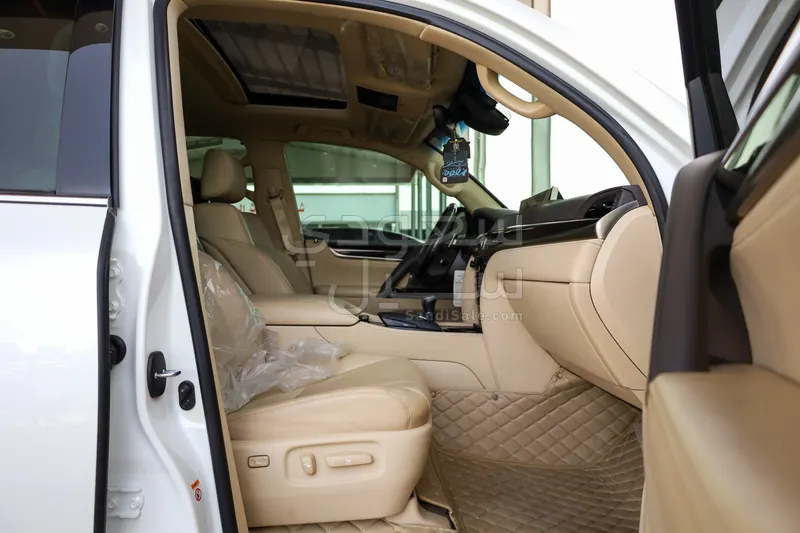 2017 Lexus LX 570