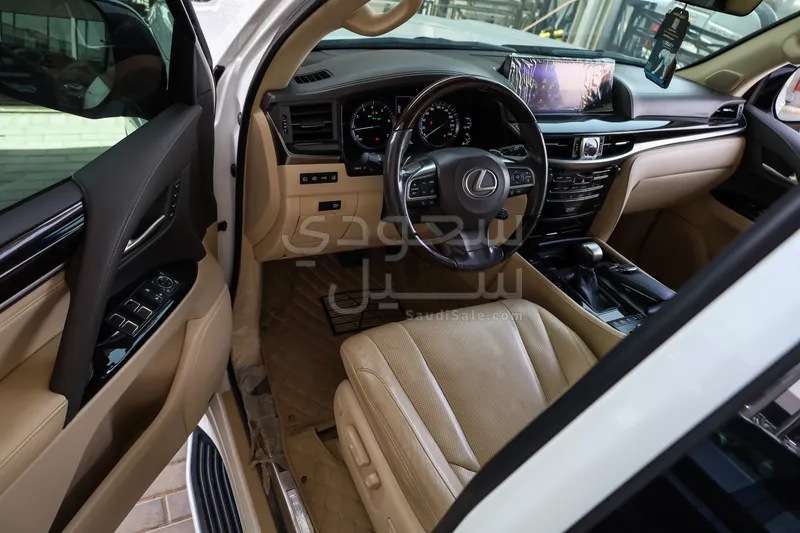 2017 Lexus LX 570