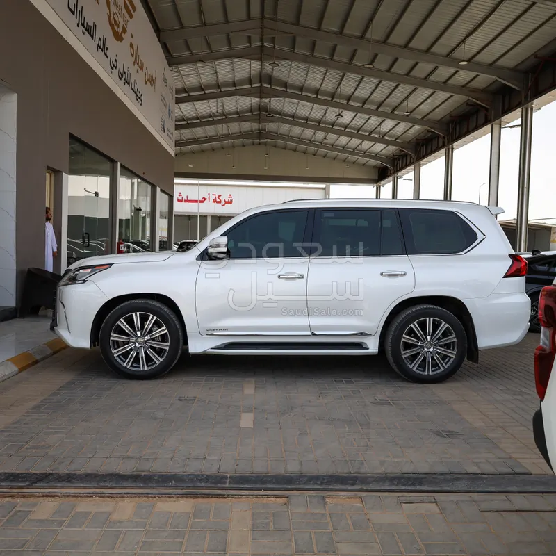 2017 Lexus LX 570