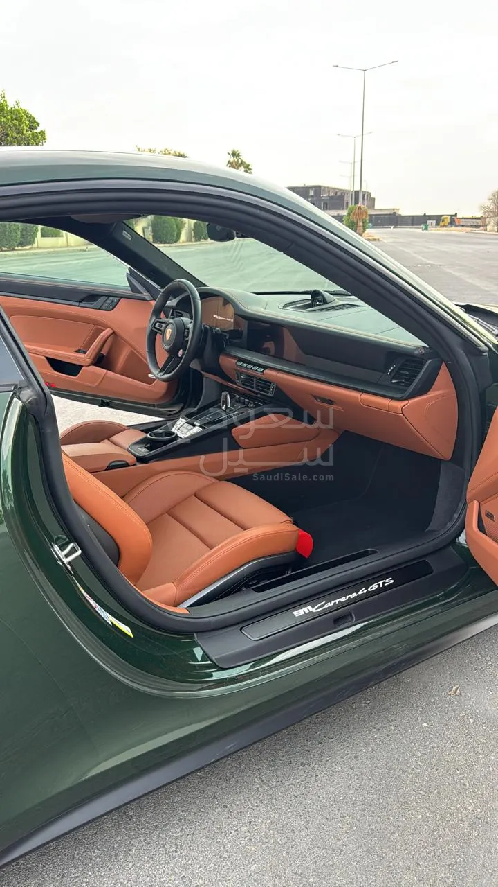 2026 Porsche 911 Carrera 4 GTS