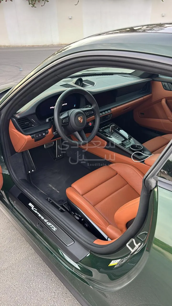 2026 Porsche 911 Carrera 4 GTS