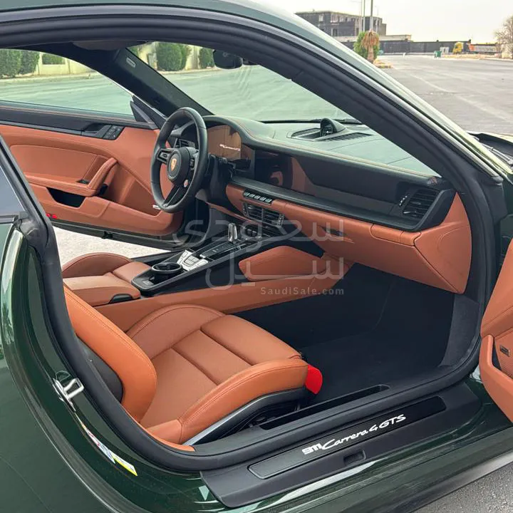 2026 Porsche 911 Carrera 4 GTS