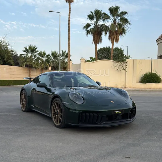 2026 Porsche 911 Carrera 4 GTS