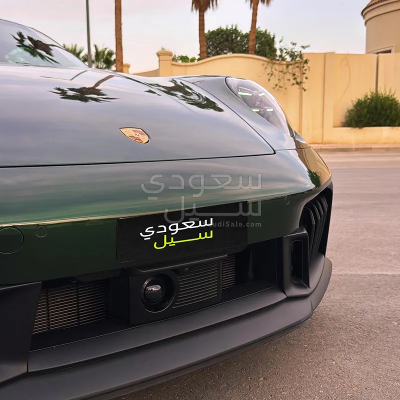2026 Porsche 911 Carrera 4 GTS