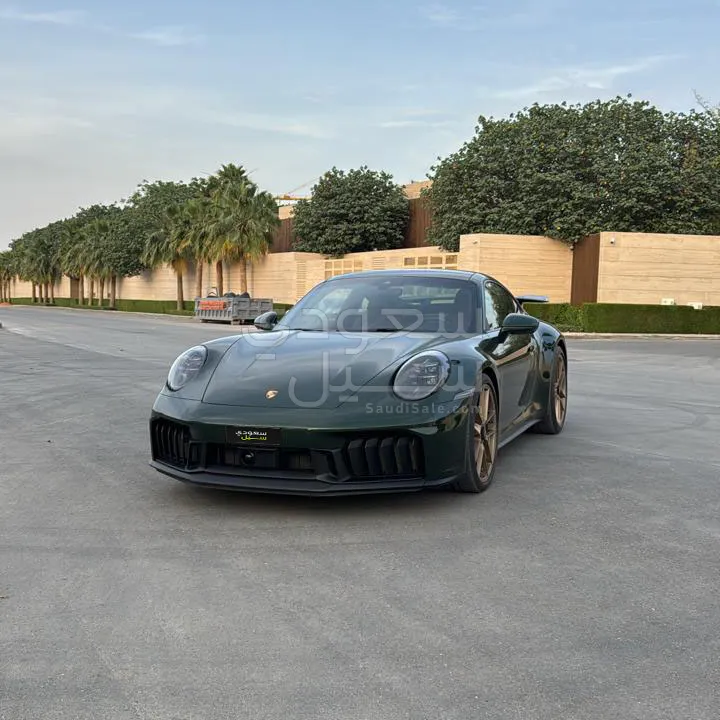 2026 Porsche 911 Carrera 4 GTS