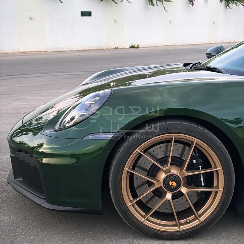 2026 Porsche 911 Carrera 4 GTS