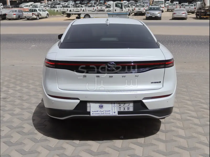 2023 تويوتا كراون