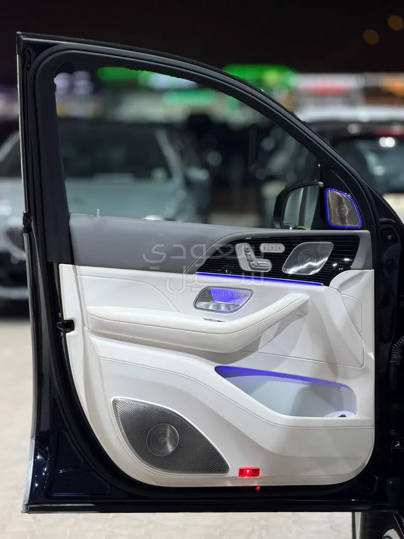 2022 مرسيدس - بنز جي إل إس 600 مايباخ
