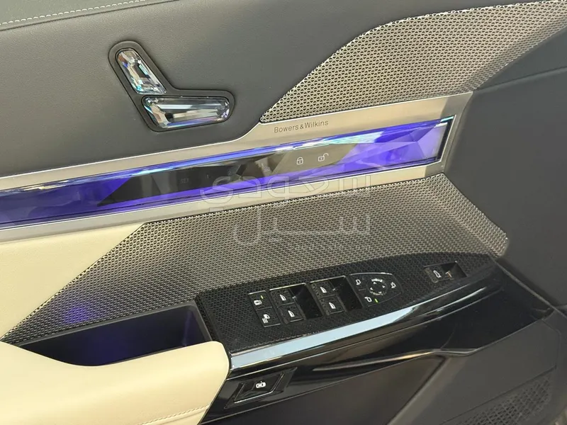 2025 بي ام دبليو الفئة السابعة 740أي