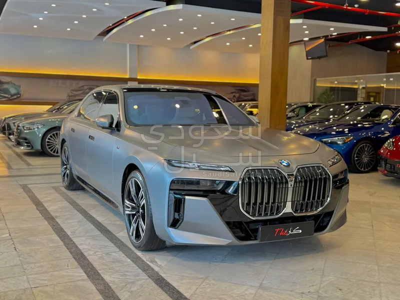 2025 بي ام دبليو الفئة السابعة 740أي