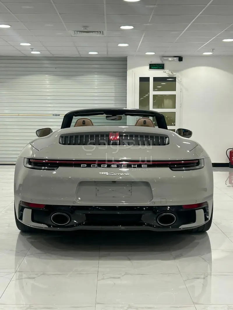 2022 بورش 911 كاريرا