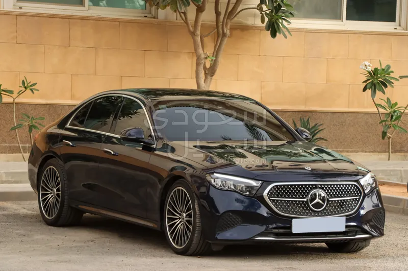 2025 Mercedes-Benz E 200